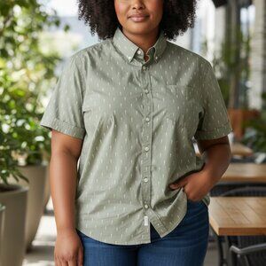 KIRRIN FINCH Androgynous Ray Short Sleeve Shirt in Cypress 24/Chest 53"